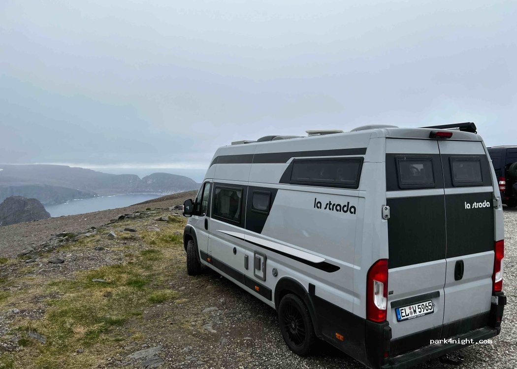 Wohnmobil- und Wohnwagenstellplatz 3663