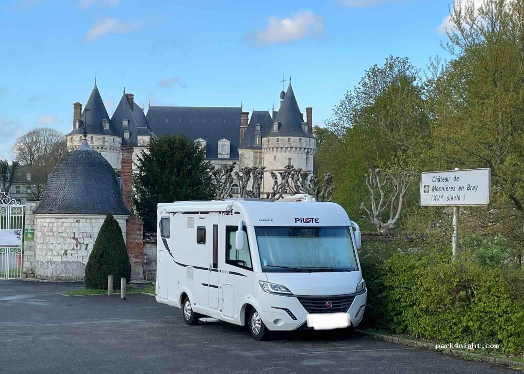 Mesnières-en-Bray Motorhome Aire