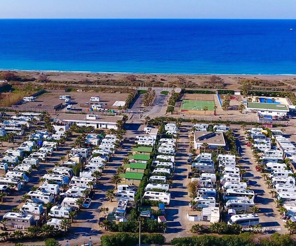 Área autocaravanas Puerto Deportivo de Almerimar