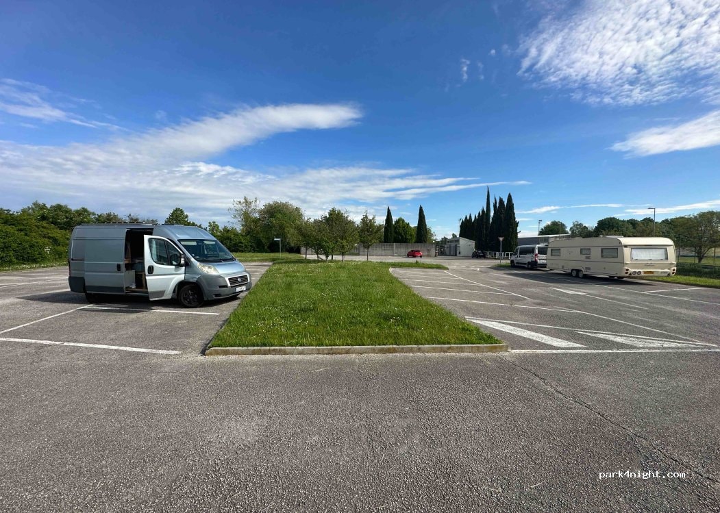 Area Di Sosta camper Staranzano