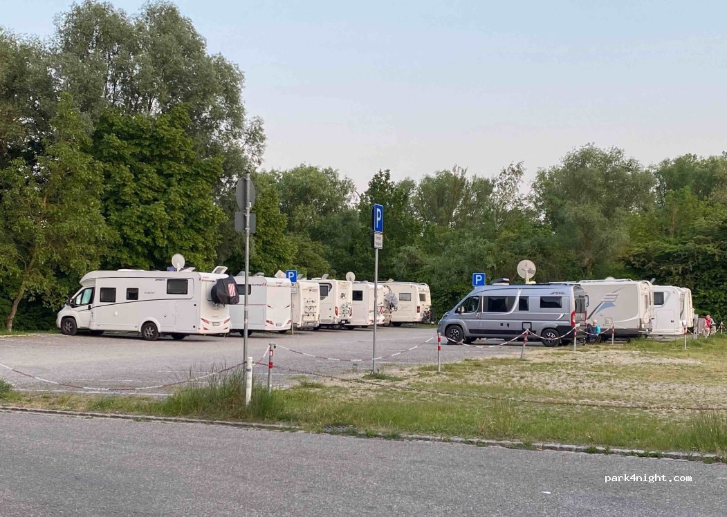 Wohnmobil Parkplatz