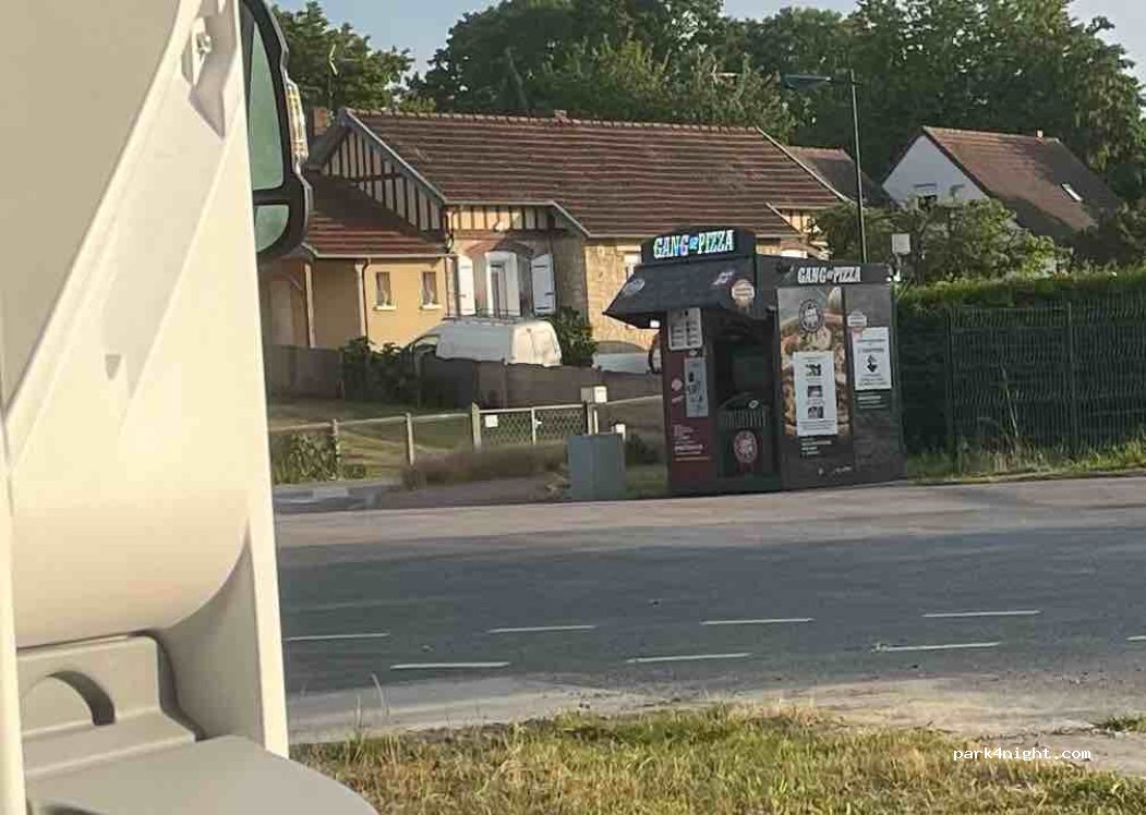 Aire Camping-car - Saint-Julien-le-Faucon