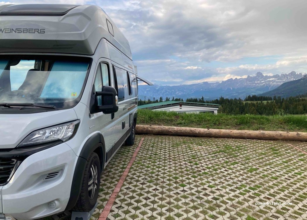 parcheggio attrezzato per Camper