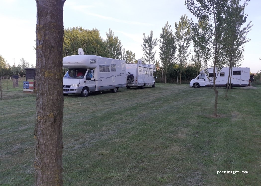 Cavalieri del Po sosta camper e roulotte