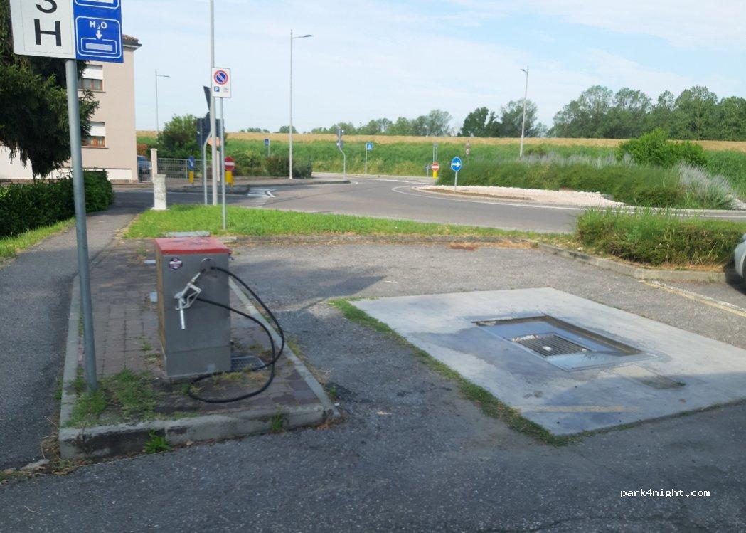 aire de service camping car 42016 Guastalla RE