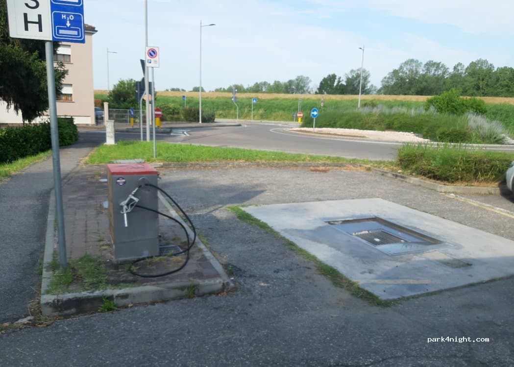 aire de service camping car 42016 Guastalla RE
