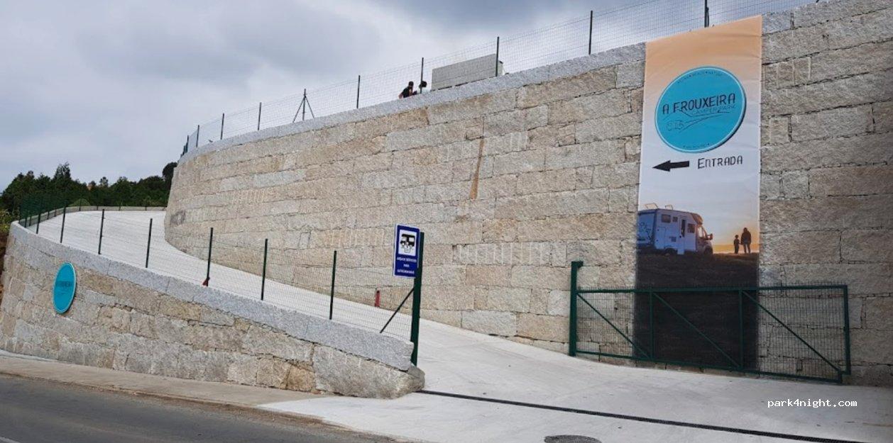 A Frouxeira Camper Park Área de autocaravanas