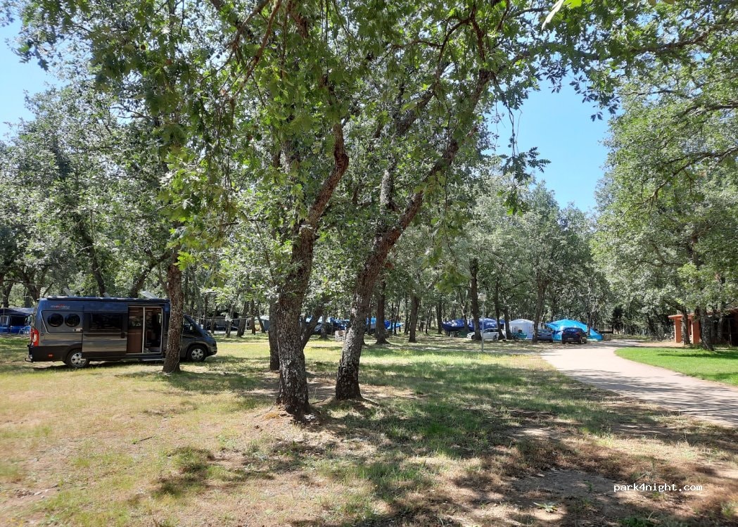 La Dehesa, Acampada y Autocaravanas
