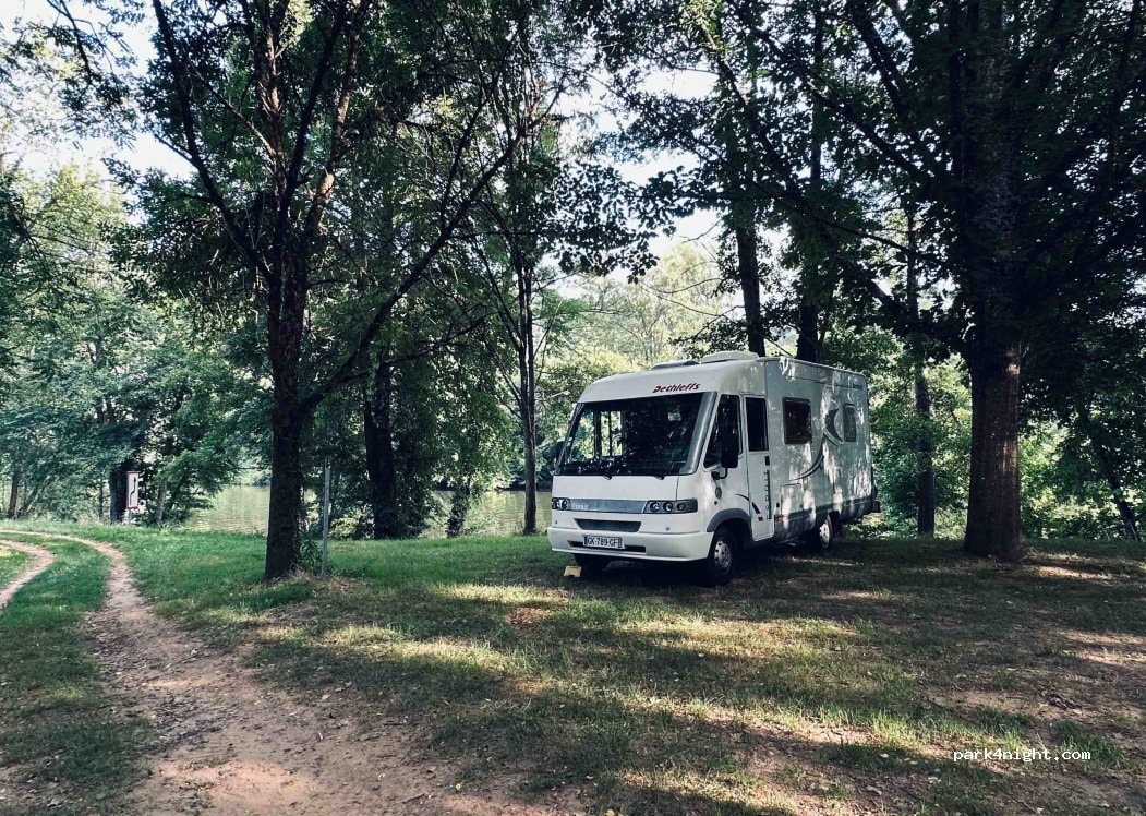 Aire de camping car BOUILLAC
