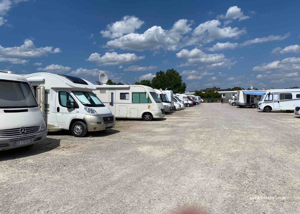 Aire de stationnement pour camping-car du Phare de Berckr