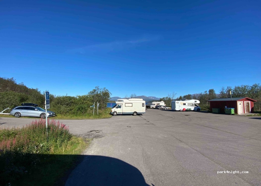 Parkplatz am Fjord
