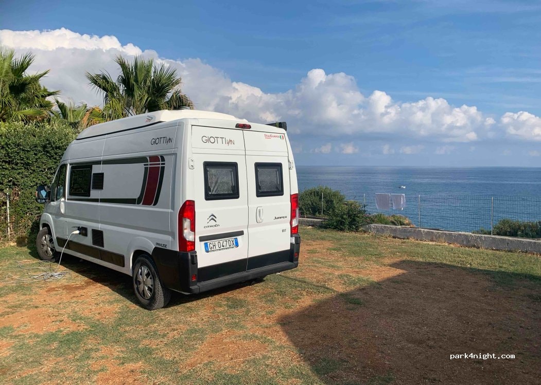 Parcheggio Auto e Area Sosta Camper Fontana