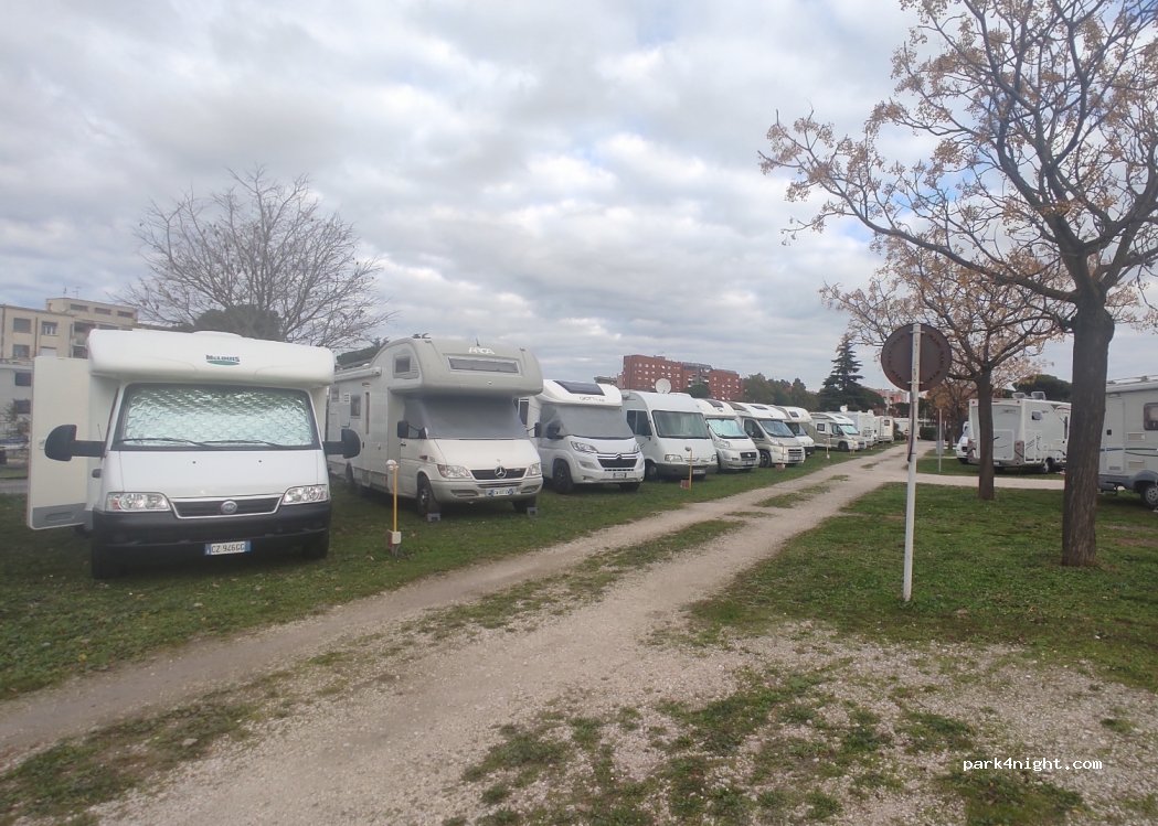 L.G.P. - Camper Parking