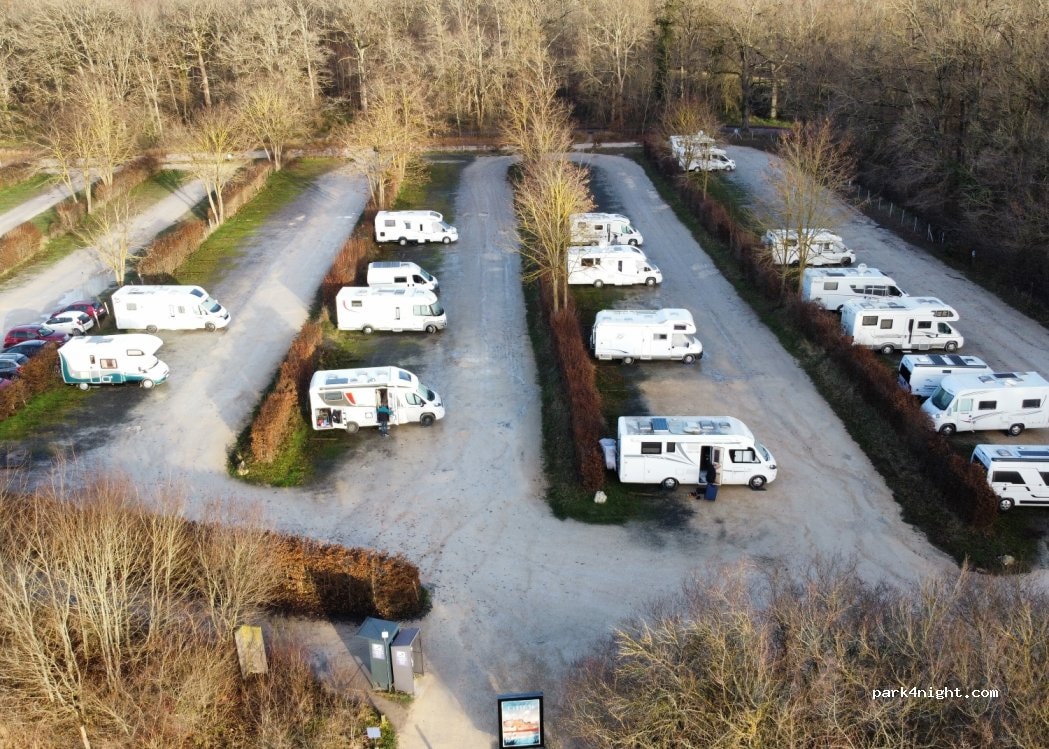 Aparcamiento P2 • Área para Caravanas