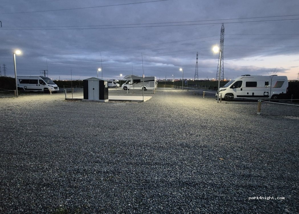 Área autocaravanas Villares de la Reina