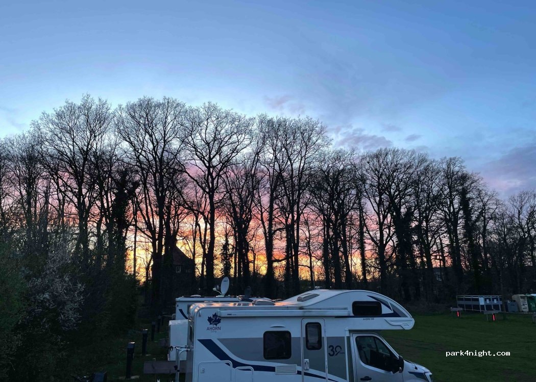 WOHNMOBILSTELLPLATZ ZWILLBROCK