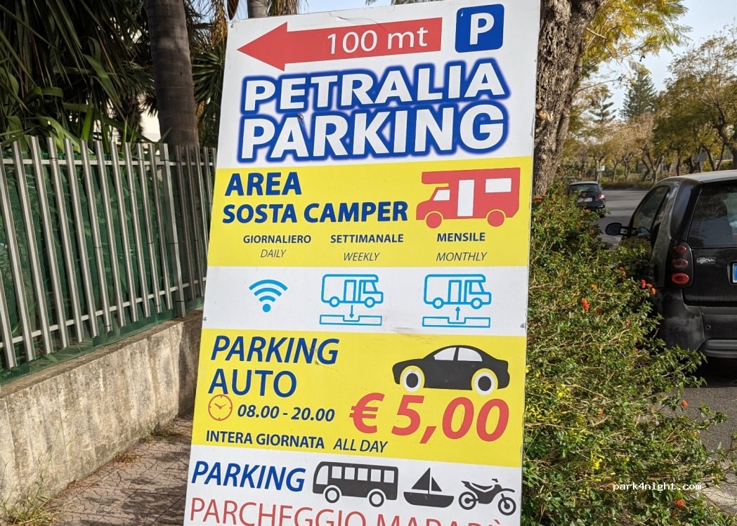 Area sosta Camper Petralia Parking
