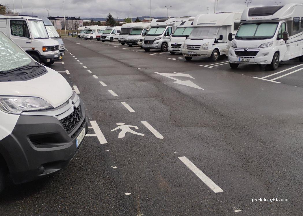 Parking de Caravanas y Autocaravanas Palomera