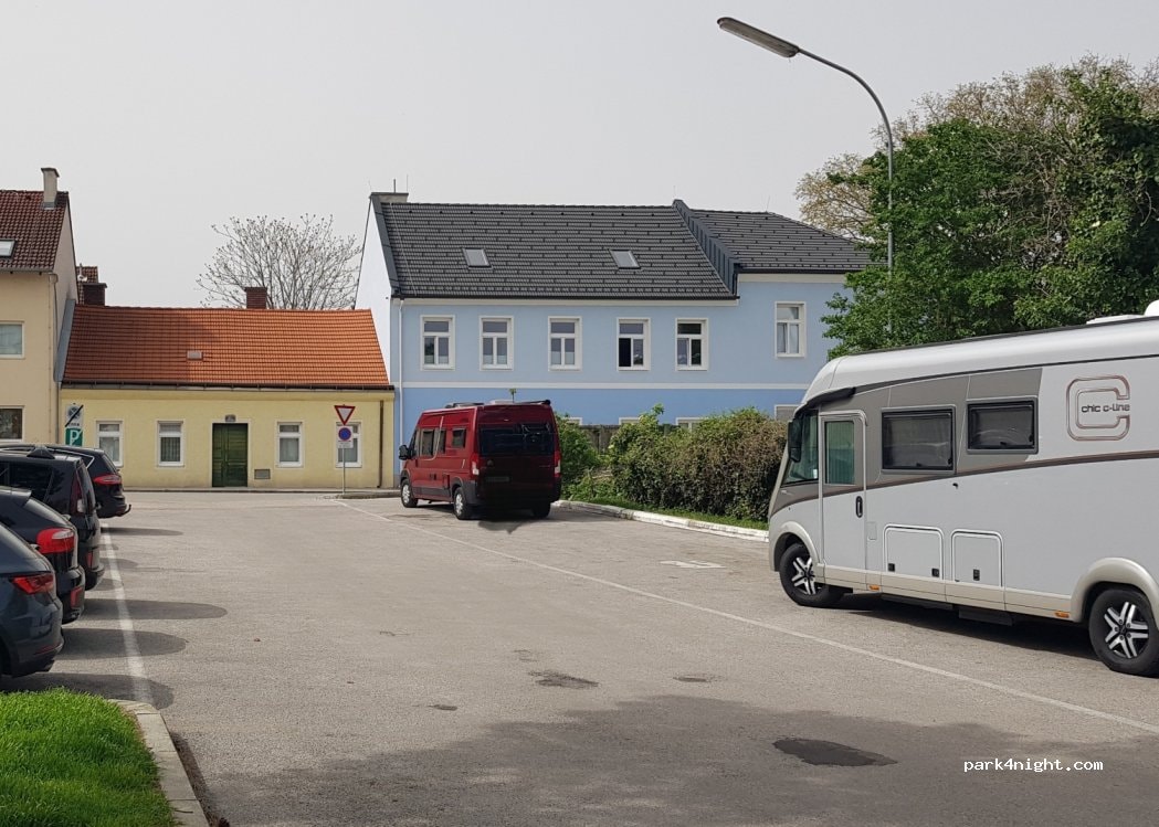 Wohnmobilstellplatz / Ver- und Entsorgung