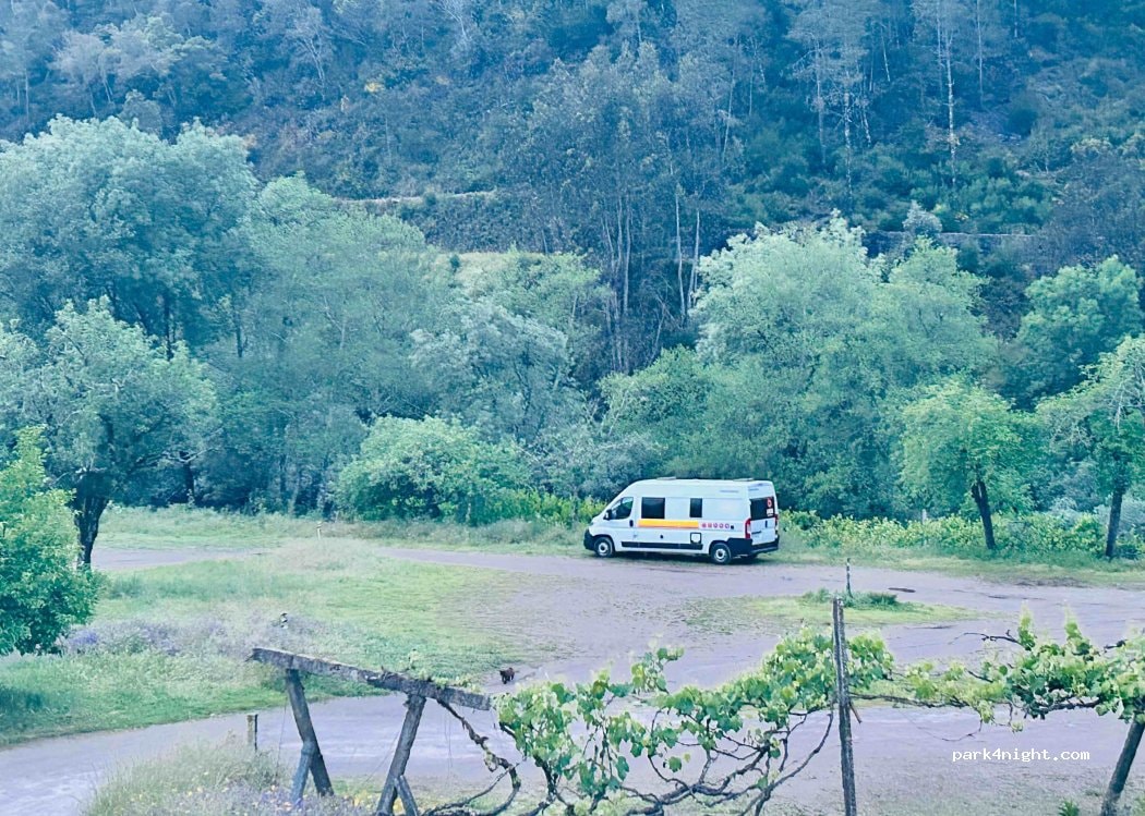 Parque De Pernoita De Autocaravanas