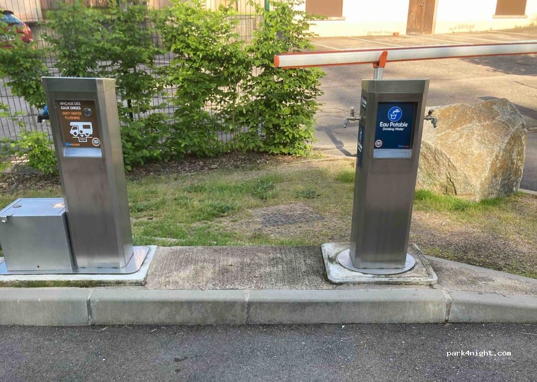 Aire de camping car ETIVAL CLAIREFONTAINE