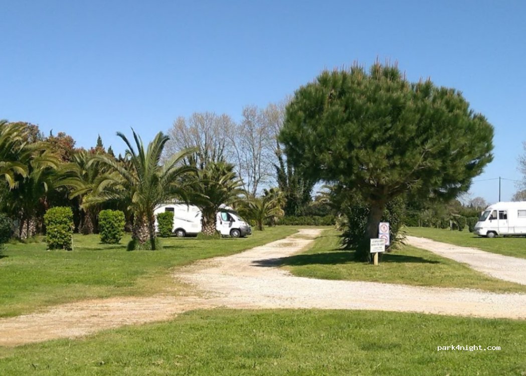 Camper service plek intermarche