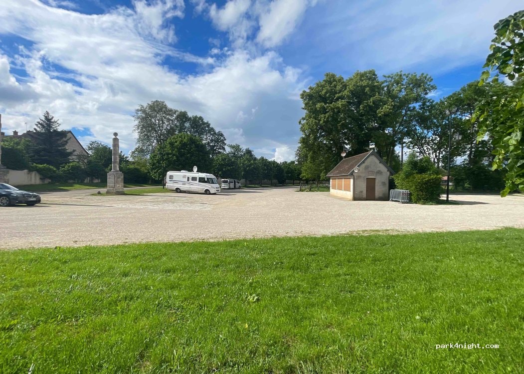 Camperplaats Nuits