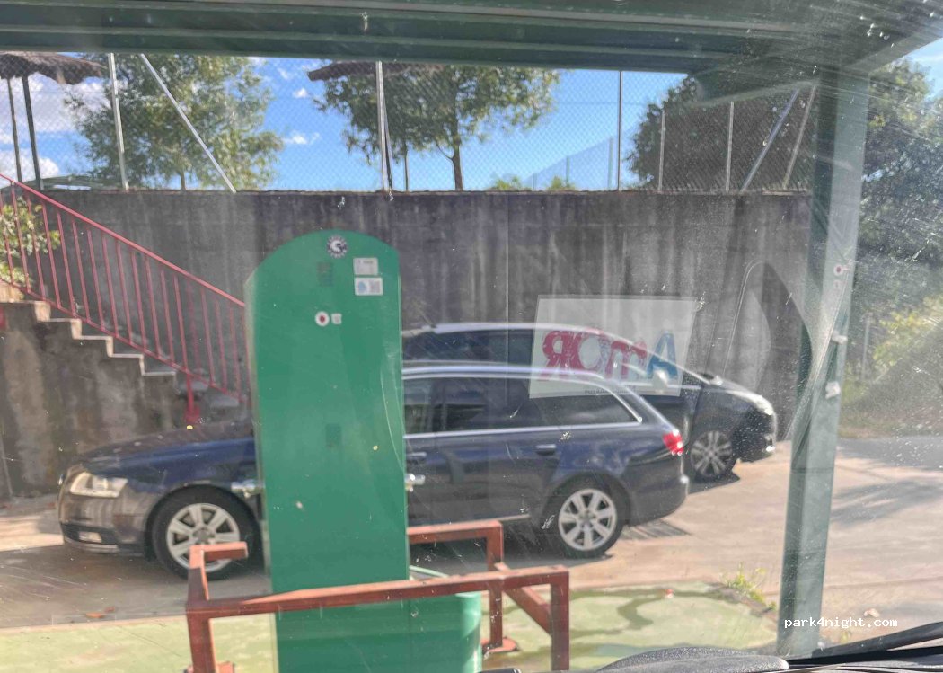 Área autocaravanas Baños de Montemayor