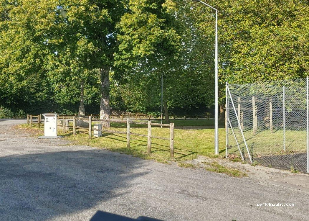 Aire de stationnement pour camping car