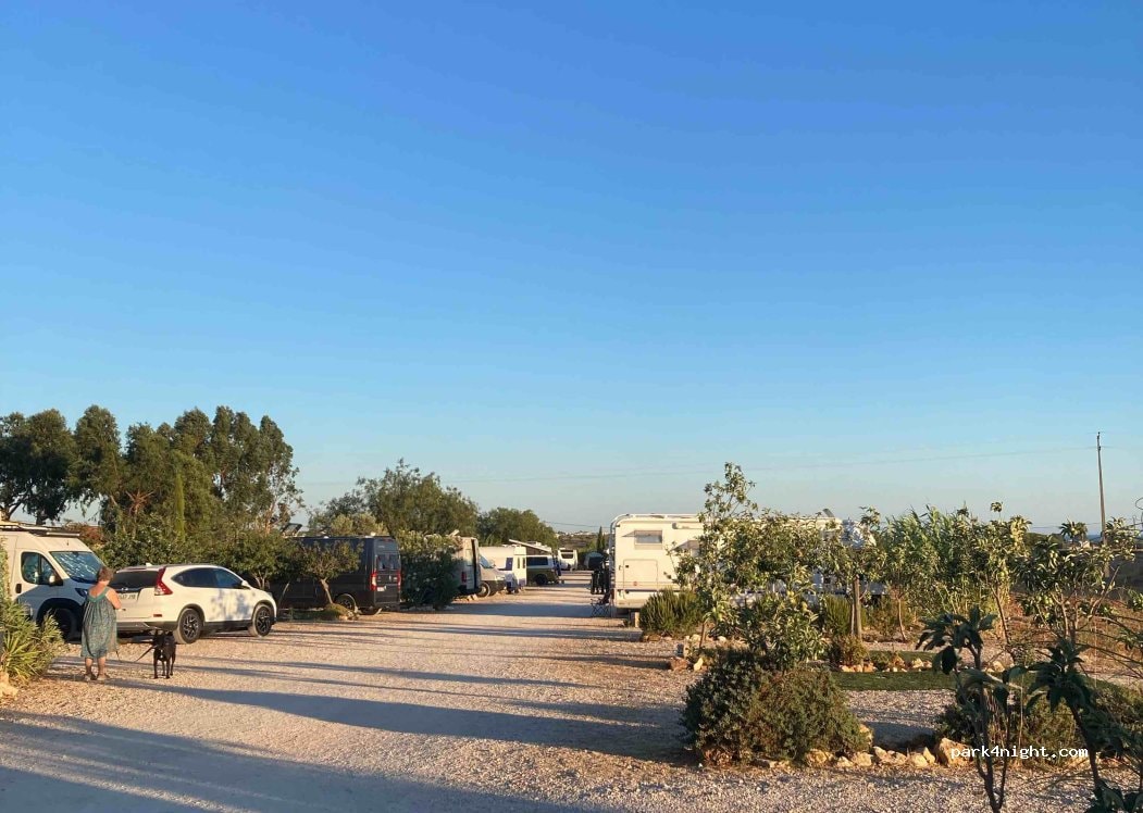 Parking de autocaravanas Mikki