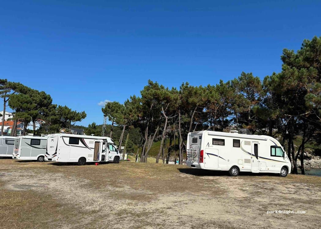 Área autocaravanas O Porto de Corme