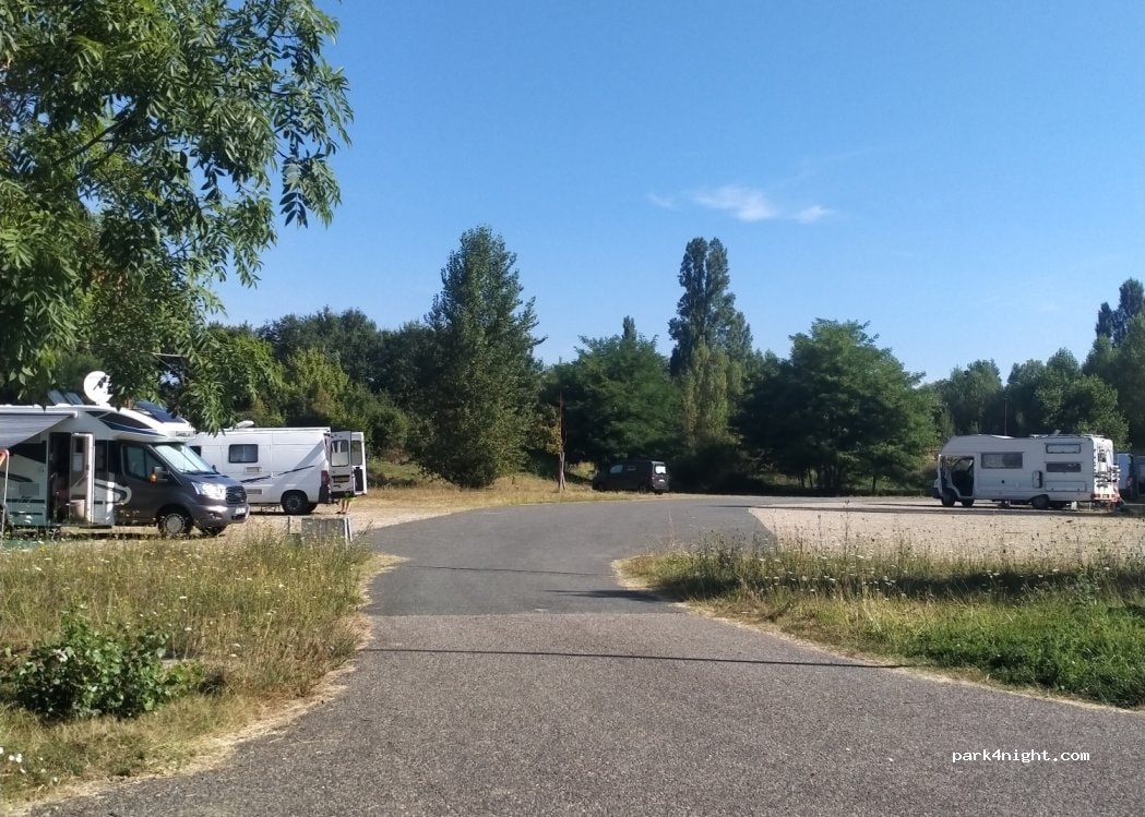 AREA CAMPER BERGERAC