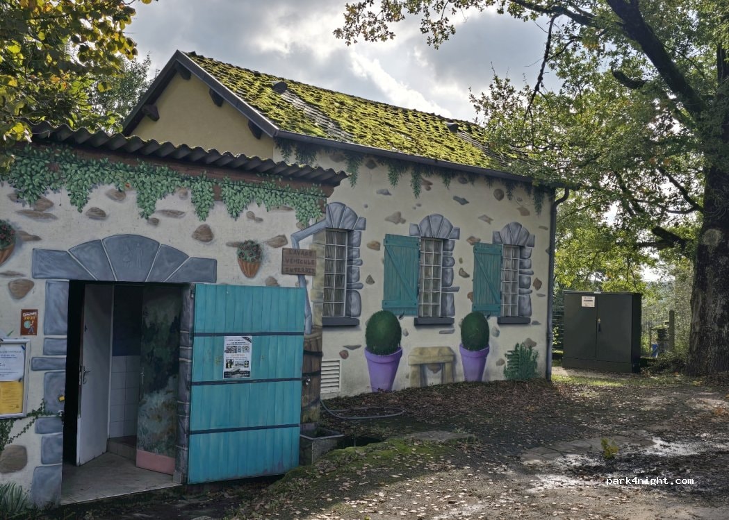 Aire Camping Car Municipal - Sauveterre de Rouergue