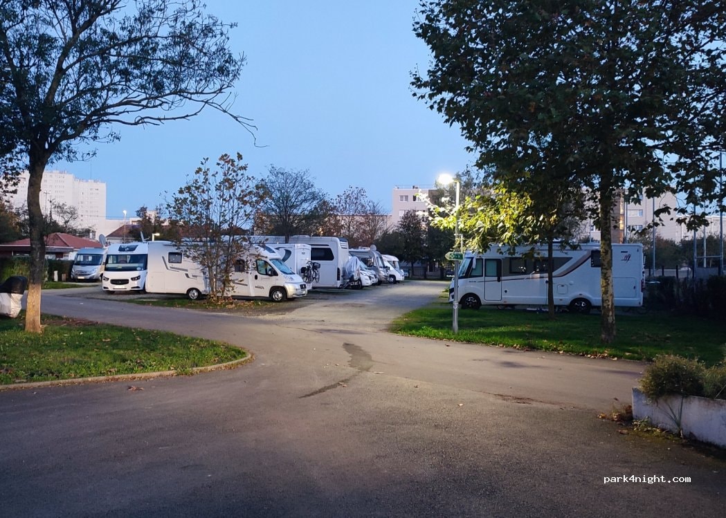 Aire Camping Car Port Neuf