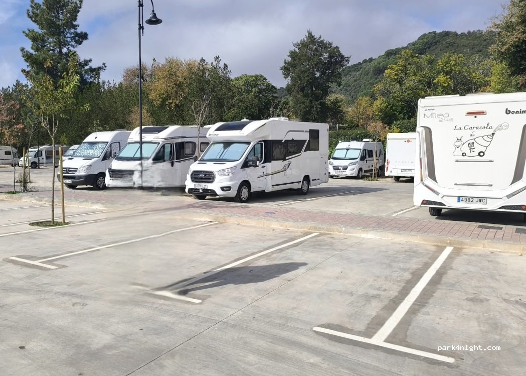 Estacionamiento para Motorhome y casa rodantes.