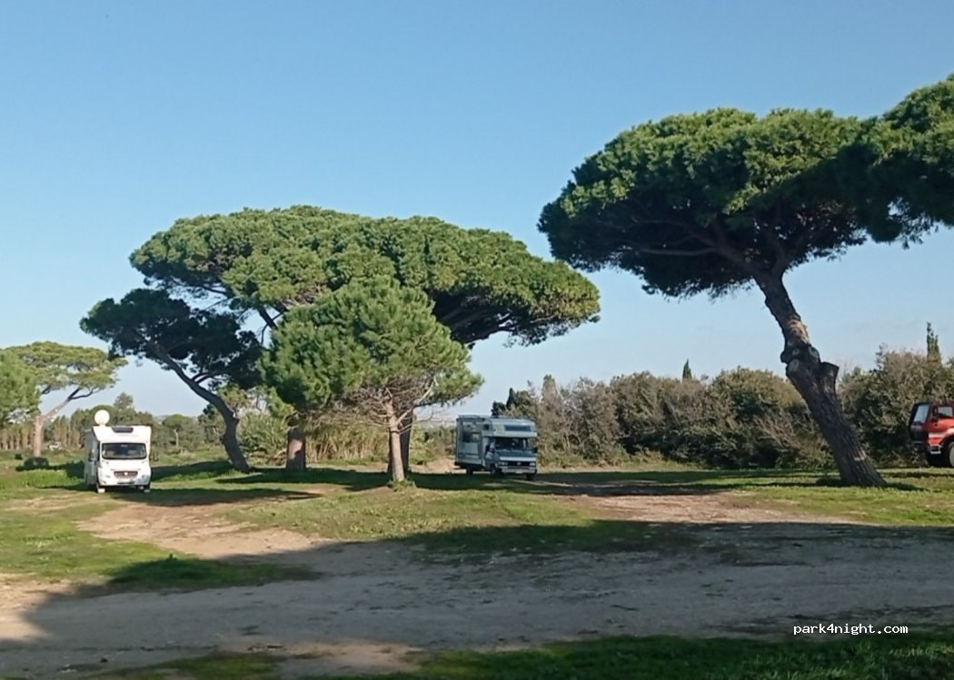 Area sosta Camper - lido Tarquinia (5@ 24 h)
