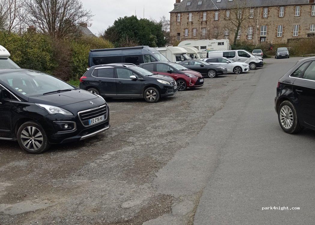 Aire d'étape et de service camping-cars