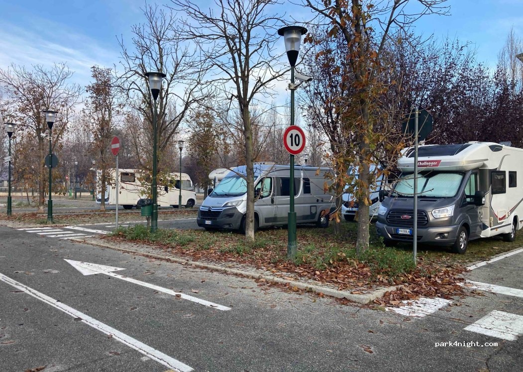 Área De Autocaravanas Turin