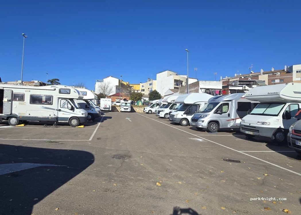 Área de Autocaravanas Ocho Badajoz