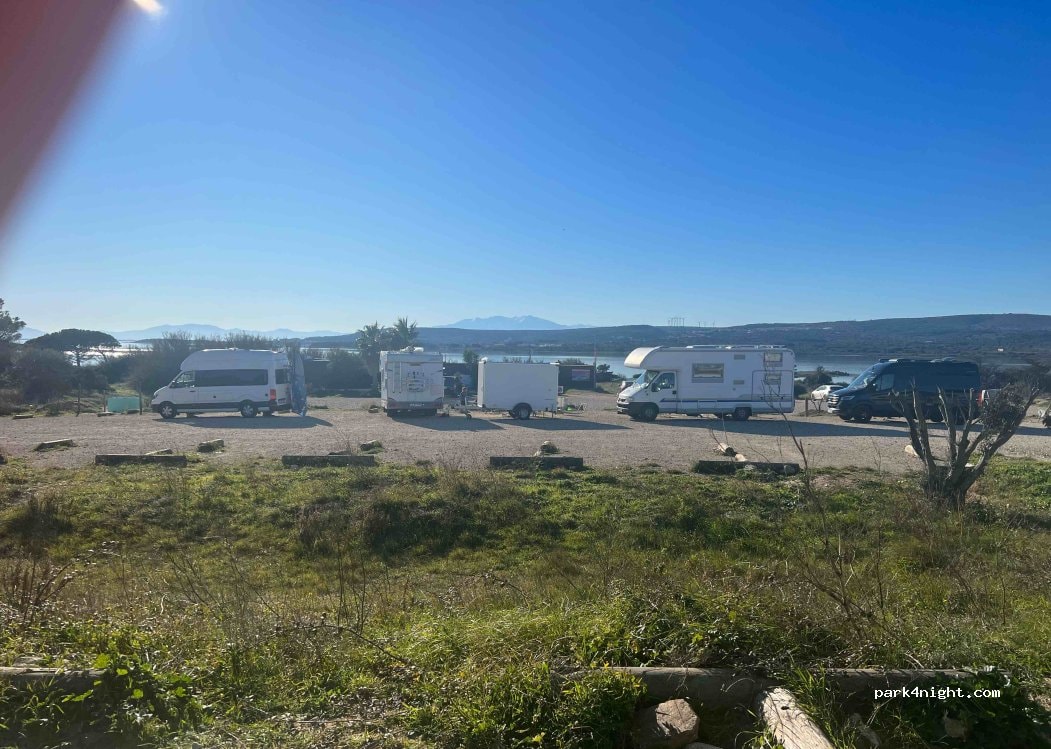 Aire camping-car Le Goulet - Leucate Village