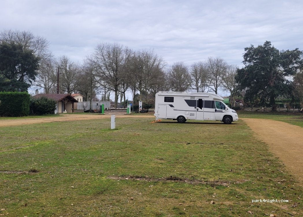 Aire de camping-car Saint-Girons Plage