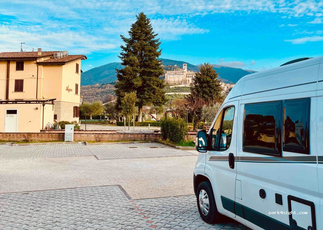 Area Sosta Camper IL GIRASOLE AGRITURISMO ASSISI
