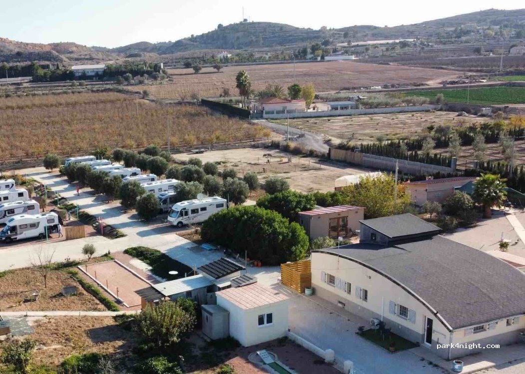 Camperplaats Het kartonnen huis