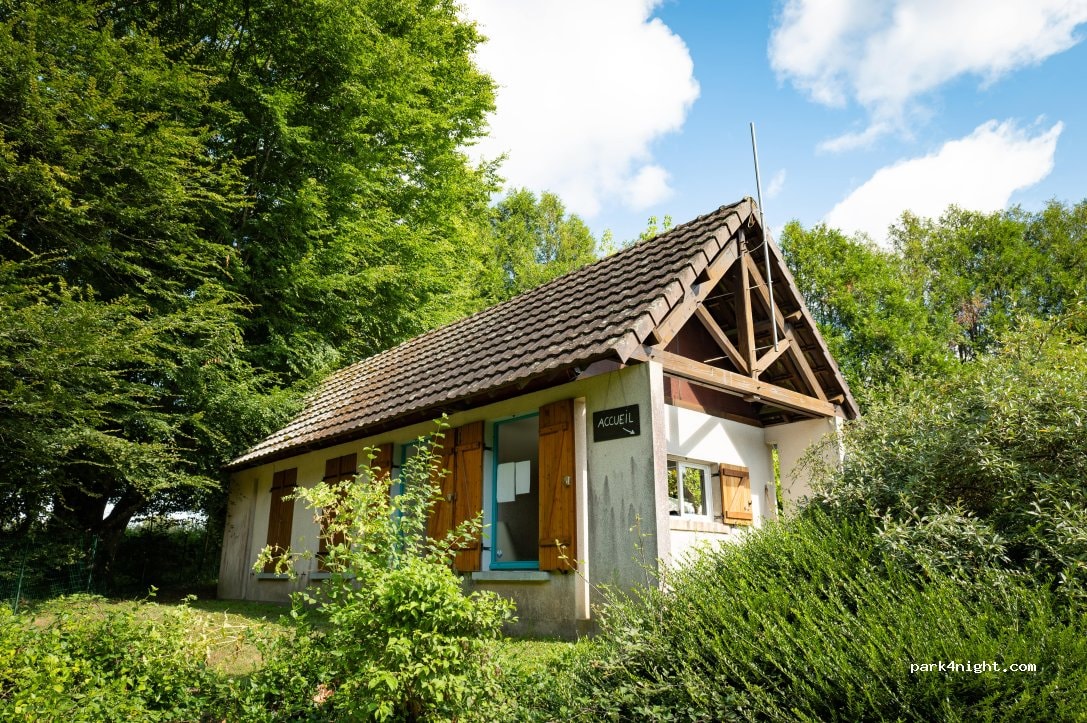 Humbligny Motorhome Aire