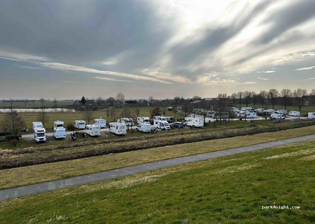 Wohnmobilstellplatz Ditzum am Deich