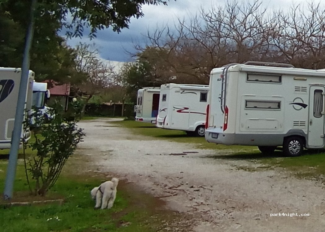 Area sosta camper attrezzata " le mimose"