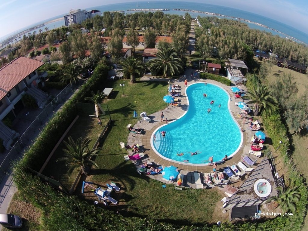 OPEN-da 17€- Area Sosta Camper - Stellplatz - Costa Verde