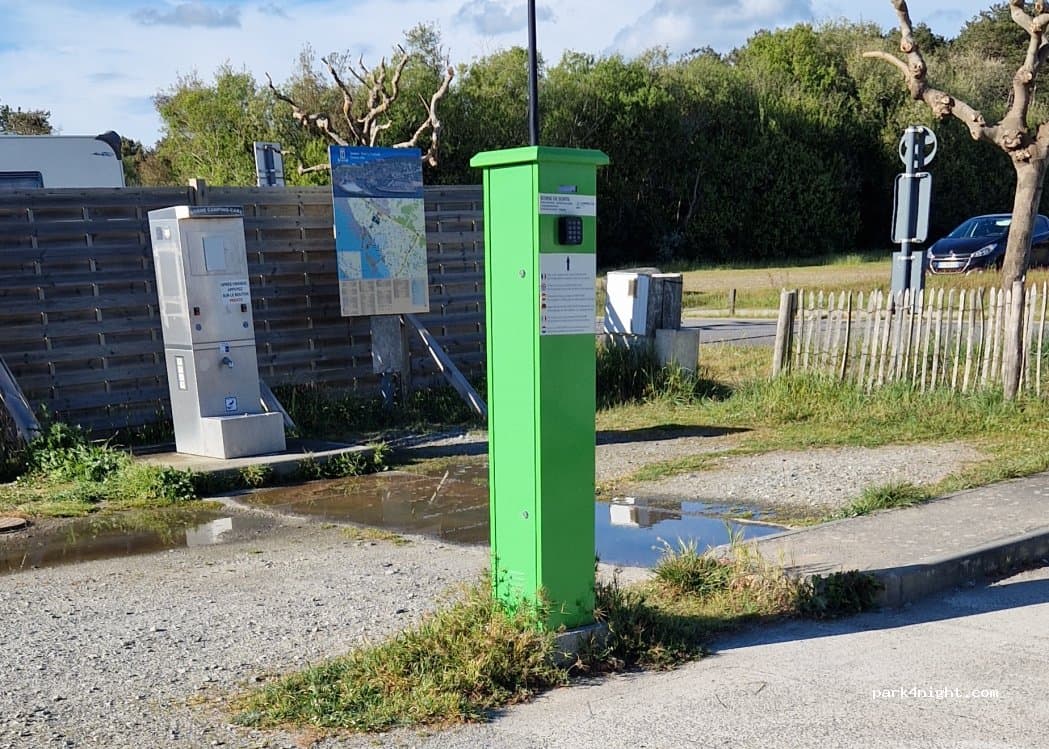 Aire Camping-car Par. La grande falaise