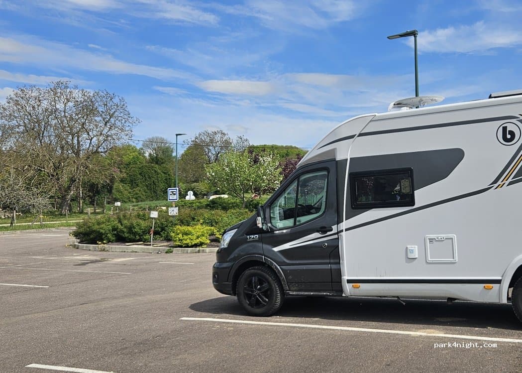 aire de services et stationnement camping cars 89210 Bellechaume