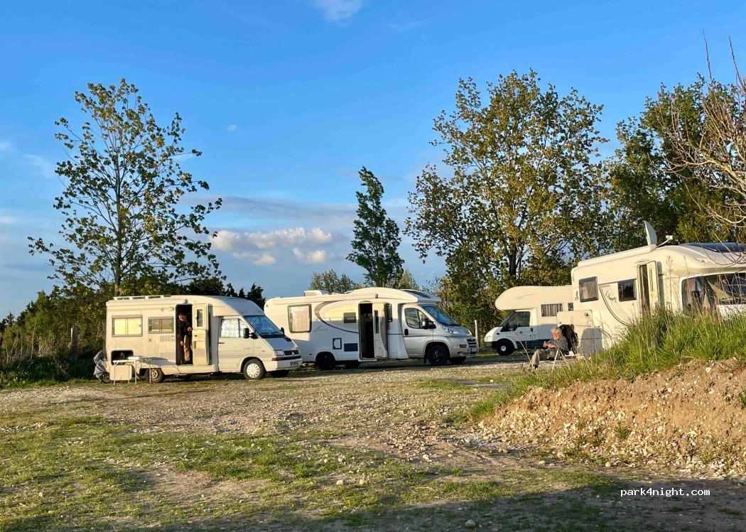 Aire de camping-car à la ferme